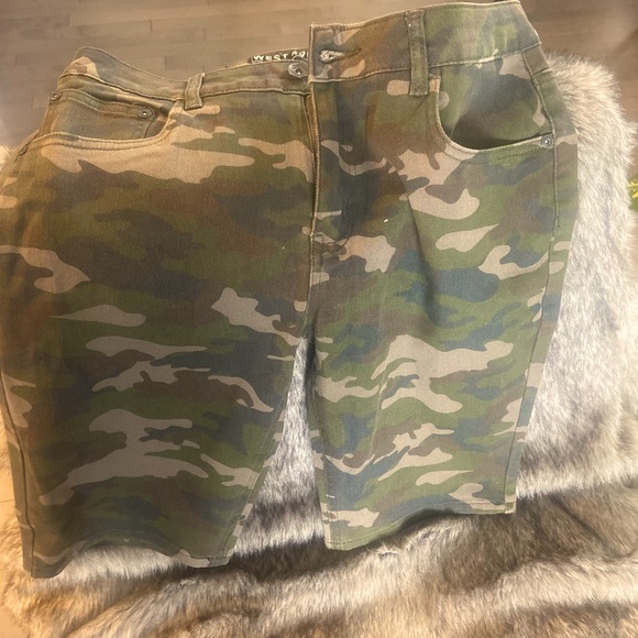 Mens camo shorts size 34 - Picture 1 of 2